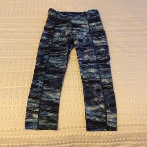 like new Lululemon size 2 leggings